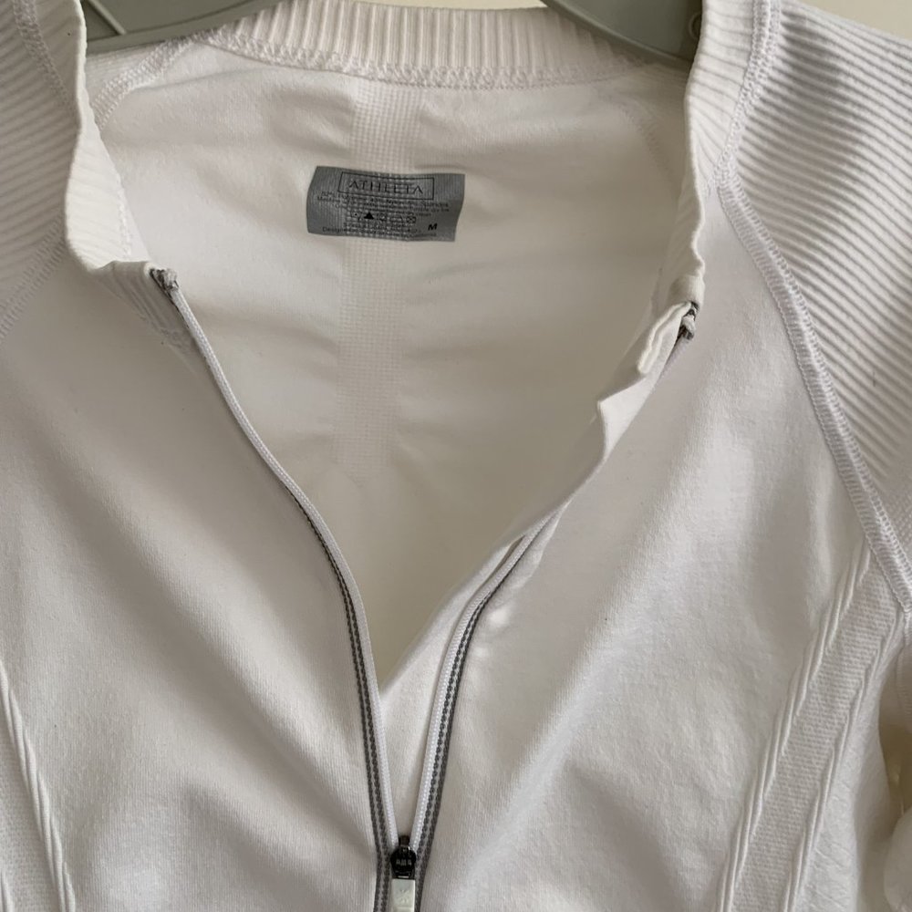 Athleta: Very Good Condition zip pullover top, M - Picture 5 of 8